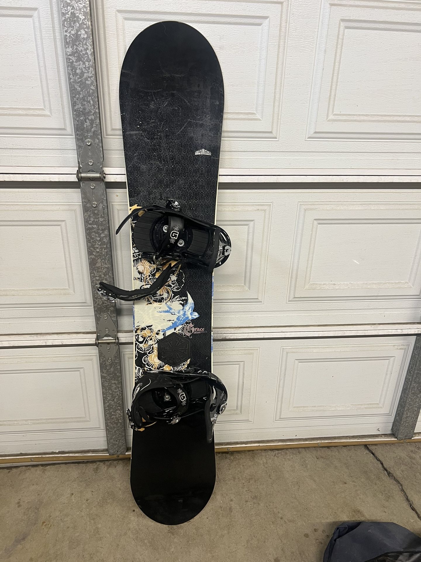 Ride Snowboard With Burton Bindings And Snowboard Bag- Size 150