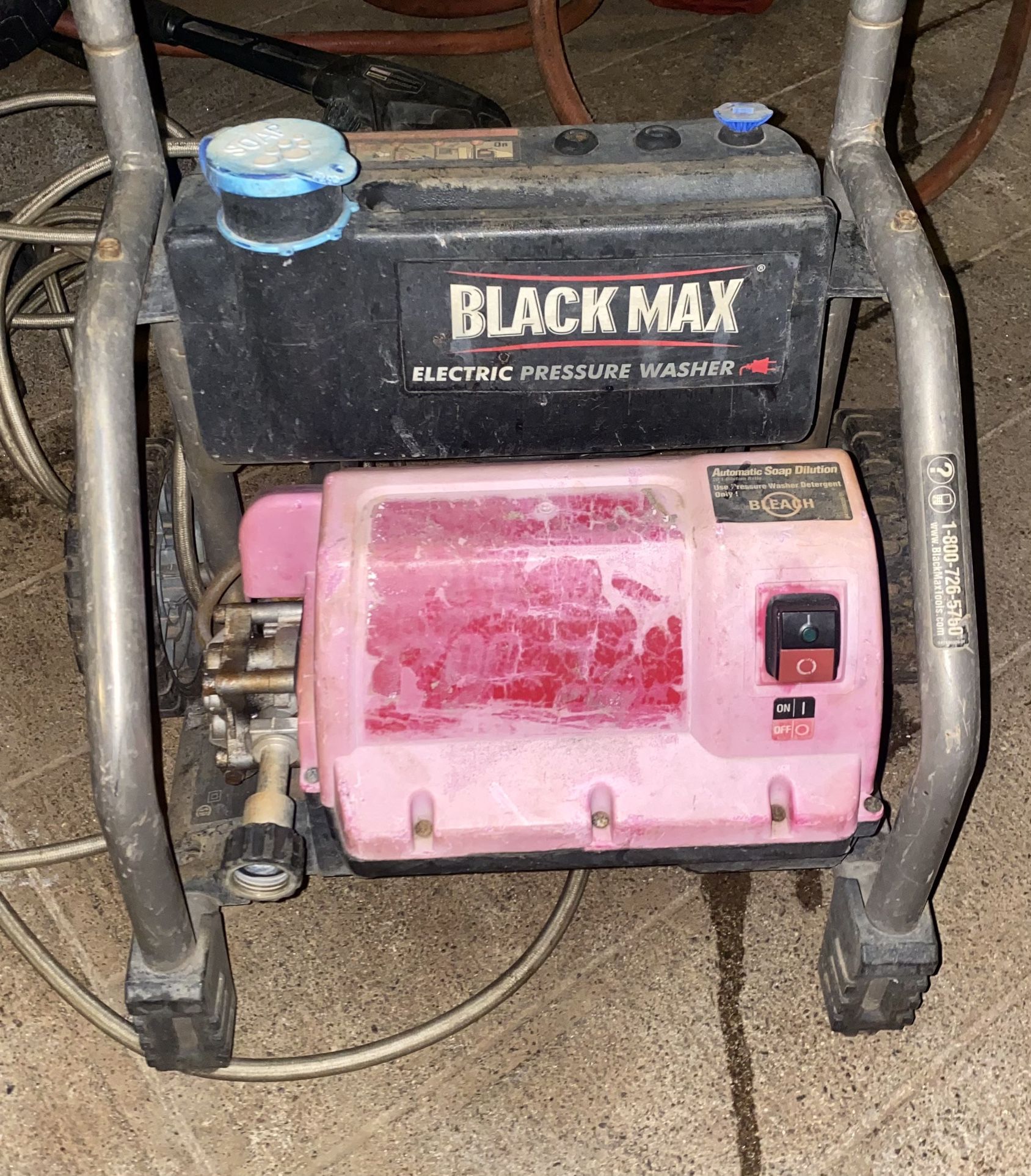 Black Max 1,700 PSI - Electric Pressure Washer