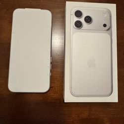 New Apple iPhone 17 Pro Max 1 TB Silver (Unlocked)