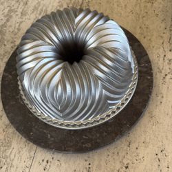 Nordic Ware Bavaria Bundt Pan 