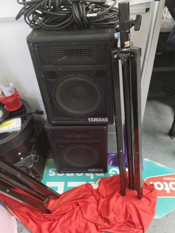 Pair Of Yamaha BR-12 Speakers - $100
