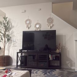 TV/Soundbar set With Free TV Table