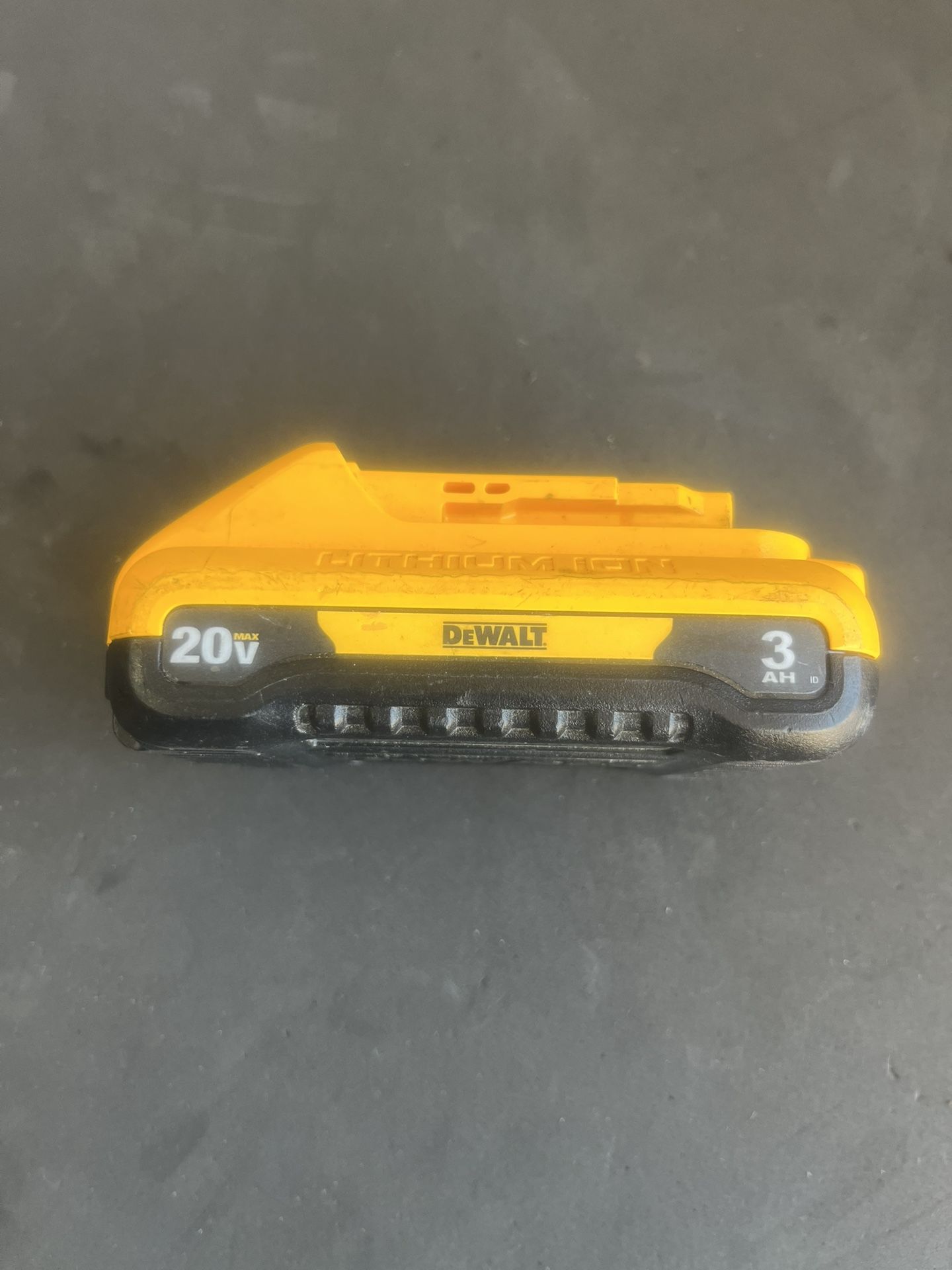DEWALT 20V MAX Compact Lithium-Ion 3.0Ah Battery Pack About This Product The DCB230 battery pack is fully compatible with all 20-Volt MAX tools. 3.0A