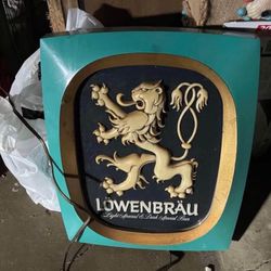 Lowenbrau Beer Light Up Sign Vintage 