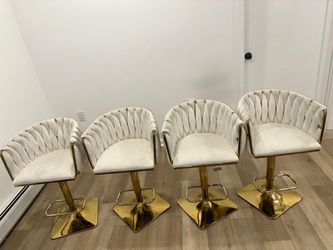 Set of 4 island or bar chairs; includes the table you see there.