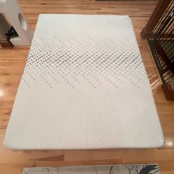 Nectar Premier Memory Foam King-Size Mattress, Like New, Excellent Condition