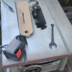 Free Delta 36-725 Table Saw