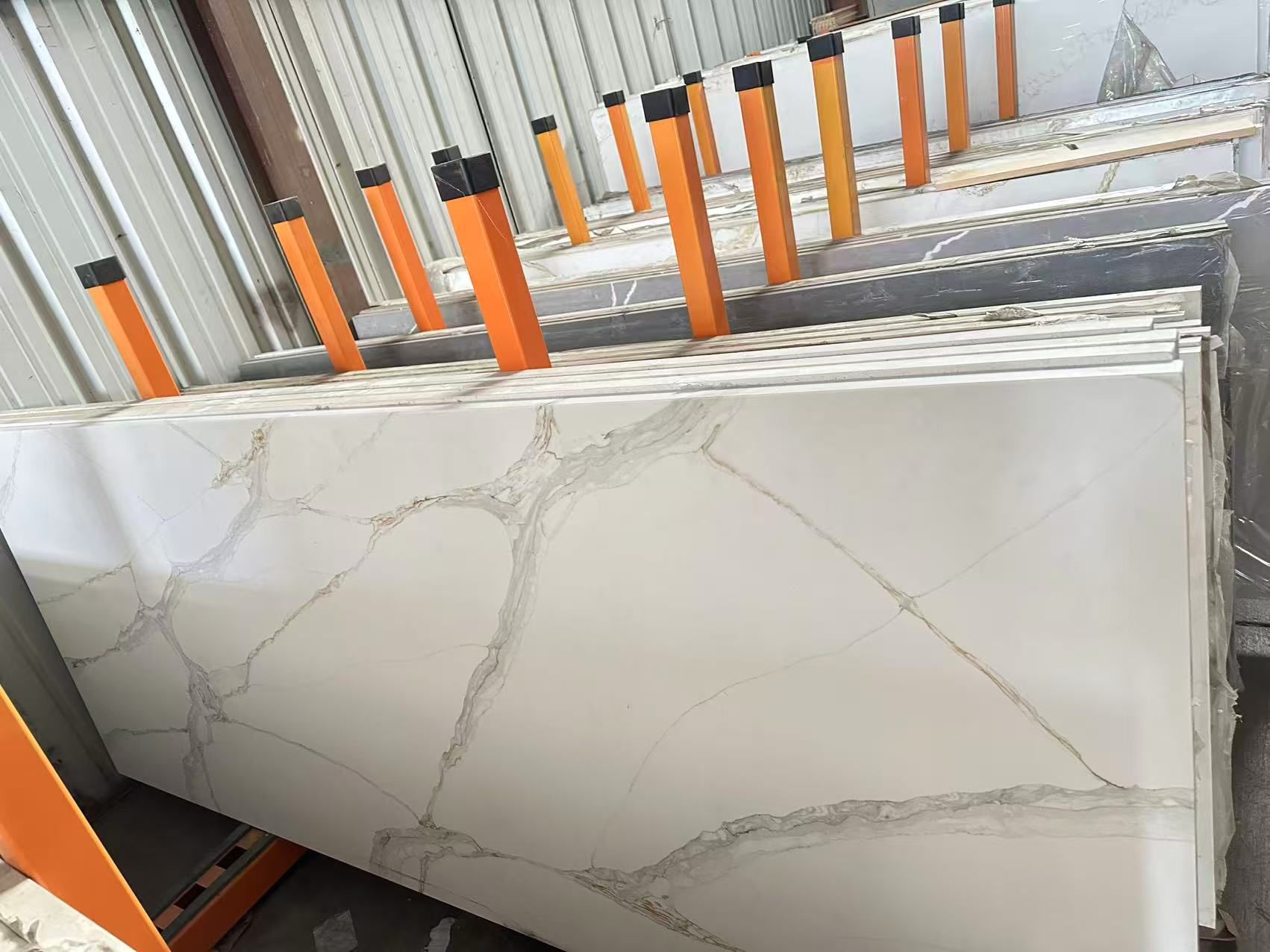 SALE 🏷️ 42”x9’ Quartz Countertop ( Fantasy Gold)