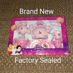 Brand New Factory Sealed Disney Princess 11 Piece Plastic Tea Set