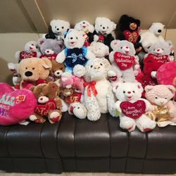 New, All Kinds Of Stuff Animals. Xmas Valtines, Easter don't Know How Many.willcount if interested. Look in the Pictures at The Xmas Stuff Animals. Ma