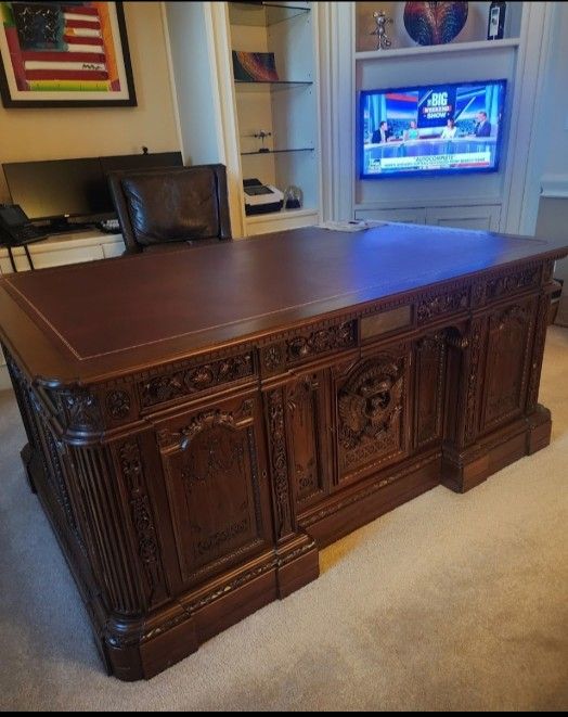 Exact Reproduction Of The Resolute Desk That Sits In The Oval Office At The White House