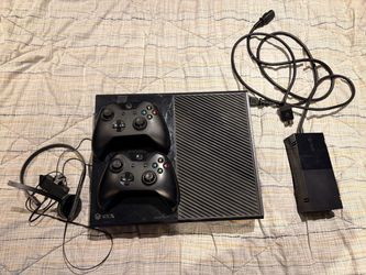 Microsoft Xbox One Console Bundle with Two Controllers