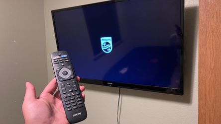 50” Philips 4K Smart TV w/ Mount. $80