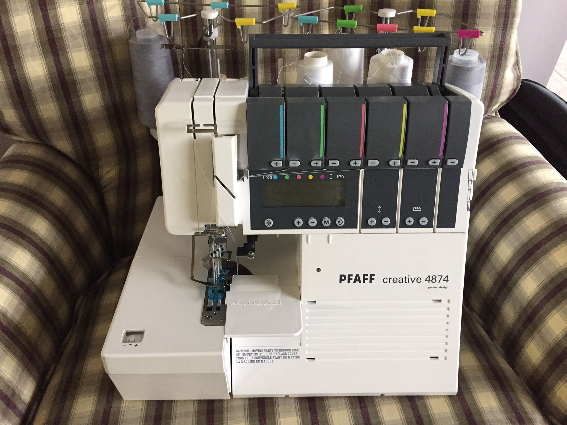 PFAFF Creative 4874 Coverlock 10 Thread Serger Sewing Machine