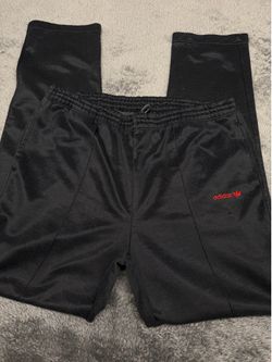 Adidas Vintage Black and Red Men’s Medium  Therma Fit Pants!