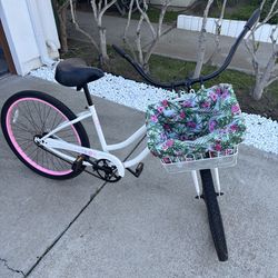 Women’s beach cruiser with basket