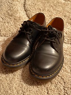 Dr. Martens - size 7