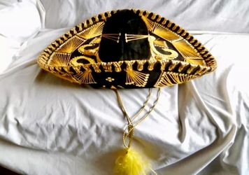 Black and gold vintage Mexican Luna mariachi sombrero hat with sequins party decor