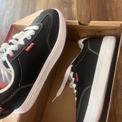 Brand New Boys Levi’s Shoes Size 1