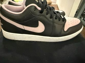 Men’s Nike Air Jordan 1 Low SE sneakers in the "Black Iced Lilac"