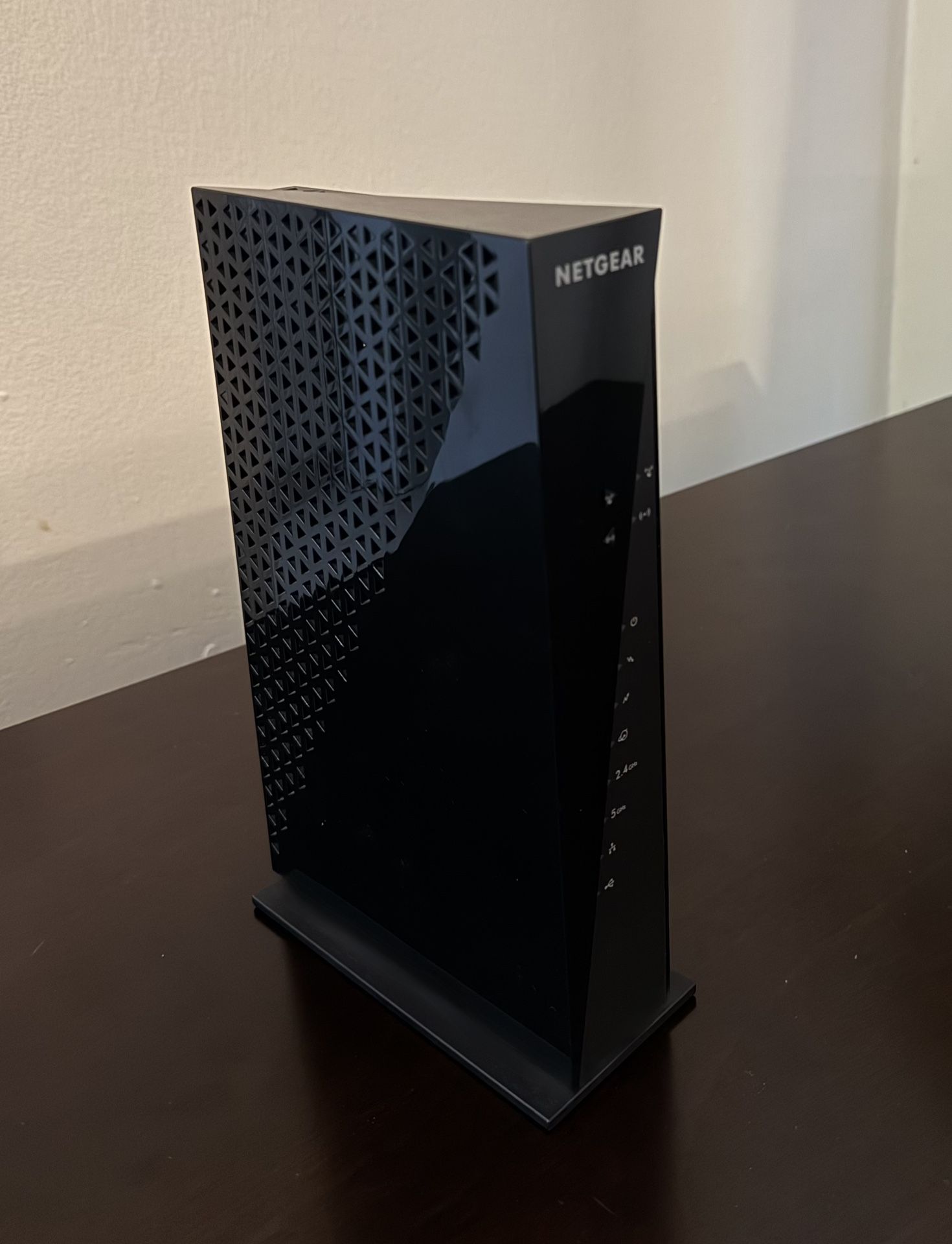 NETGEAR Cable Modem WiFi Router
