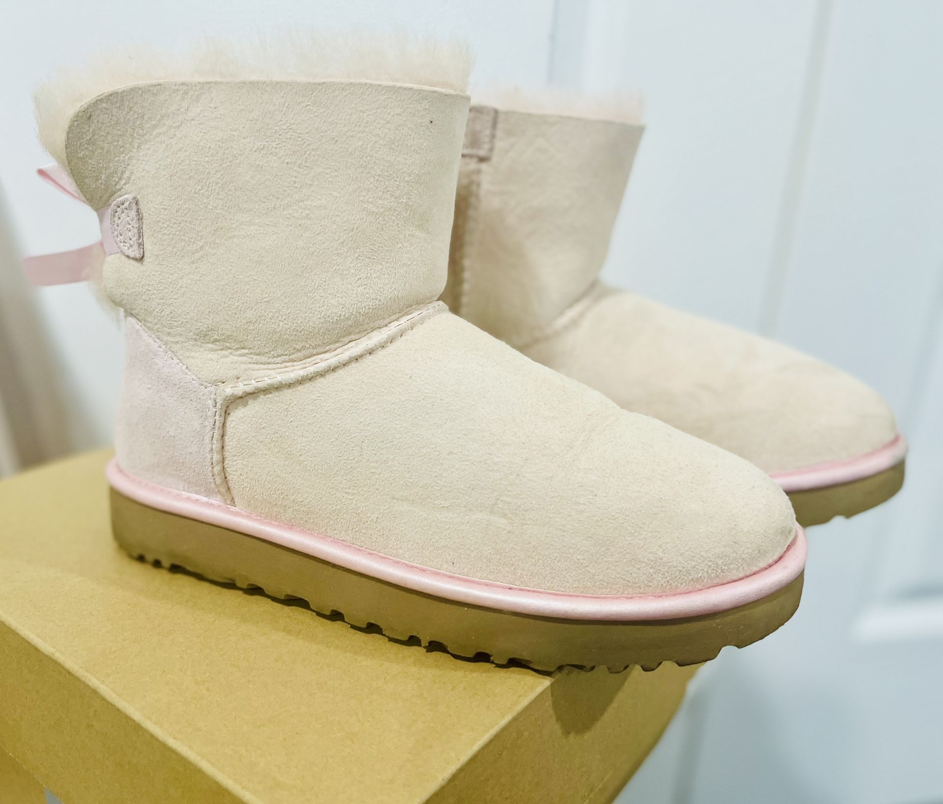 Women’s Ugg Boots Size 6