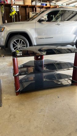 Corner TV stand/entertainment center