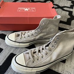 Converse Women Size 8.5
