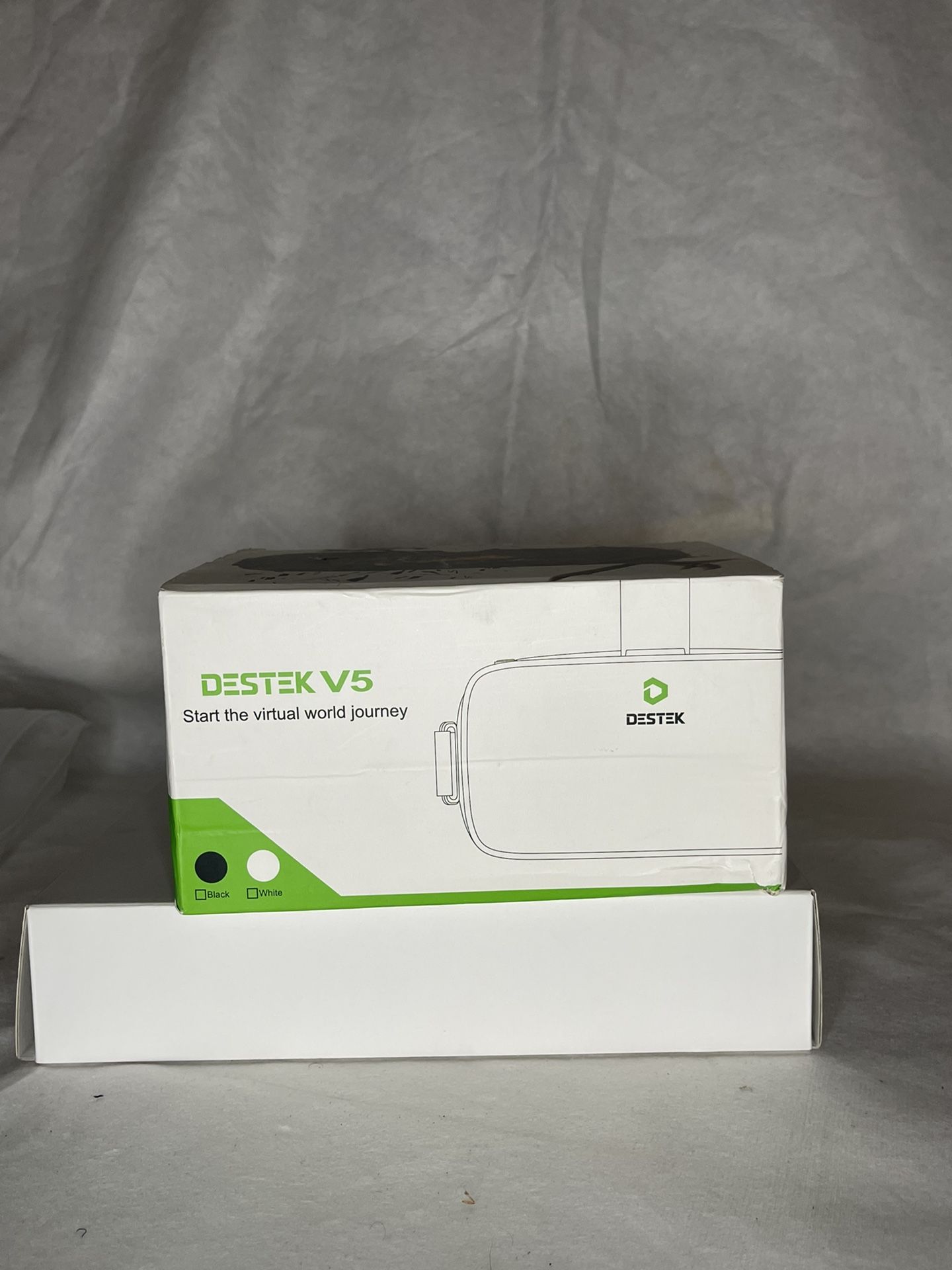 DESTEK V5 DESTEK V5 promises to offer you: 110-degree FOV with an internal structure and lens focal length designed 94% light transmission, anti-refl
