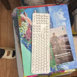 MOFII Wireless Keyboard and Mouse Combo, Computer Full Size 2.4G Plug and Play Wireless Typewriter Retro Round Keyboard and Mouse Set for Windows, Com