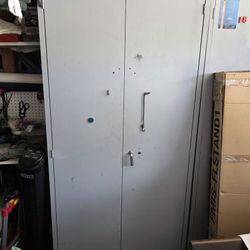 STEEL METAL STORAGE CABINET