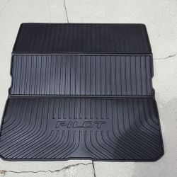 16 21 Pilot Tri Fold Cargo Mat