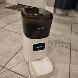 Automatic Pet Feeder