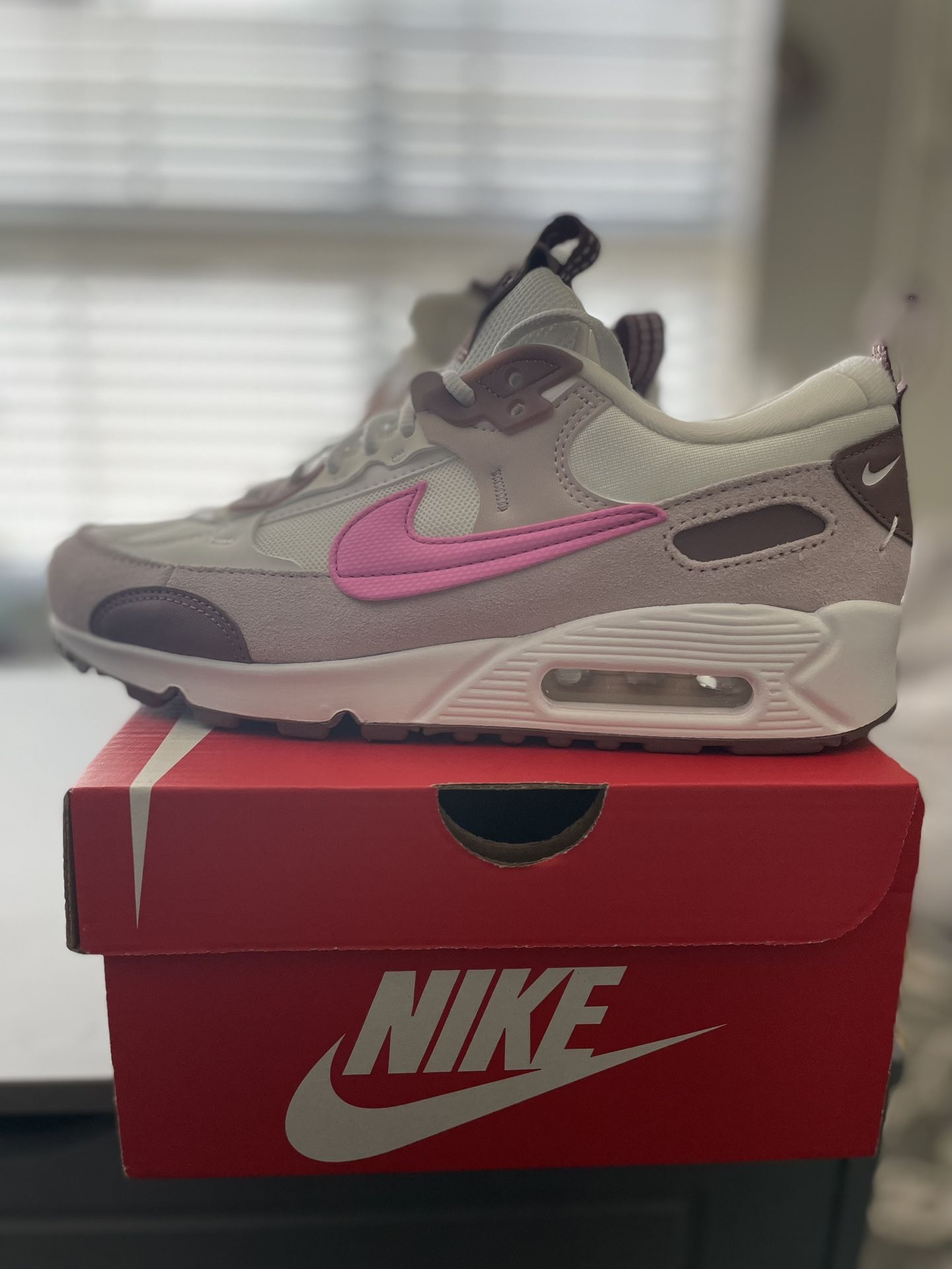 Nike Women Air Max 90 Futura Brand New