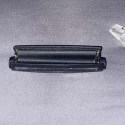 Cigarette roller