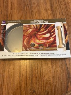 Unopened Tart Baking Set