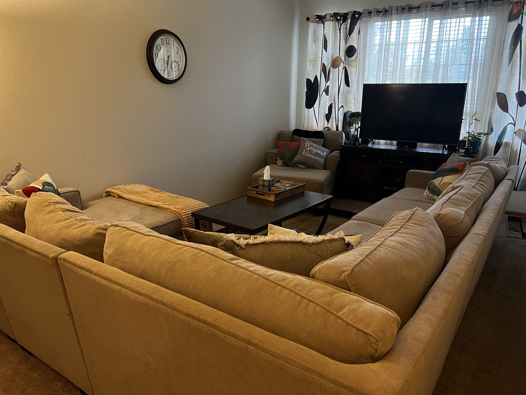 6 Piece Sectional With Chaise