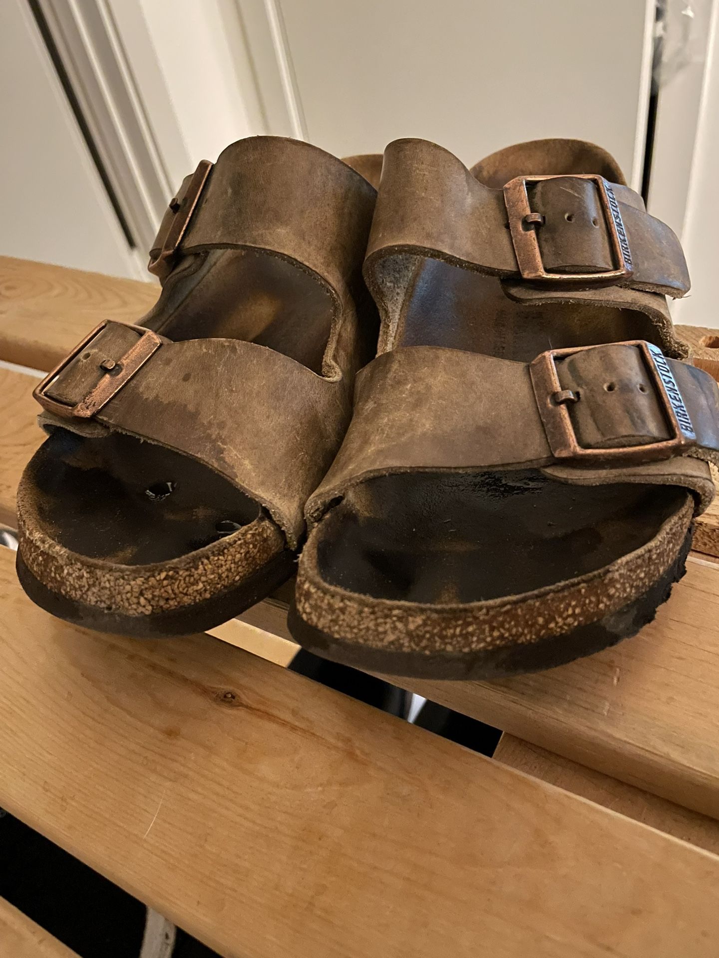 Birkenstock Sz 36 Oiled Leather Tobacco Brown Arizona Sandals with Copper Buckles