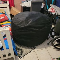 Black Large Bean Bag Chair 5feet Great Condition 