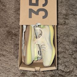 Yeezy Size 6 Men Brand New 