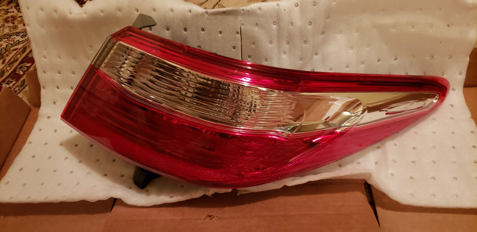 tail light right tayota camry 2015