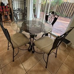 Dining Table With 2 Chairs 