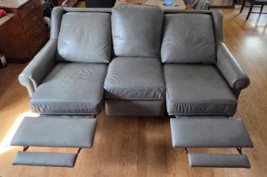 Bassett Leather Reclining Sofa 81"