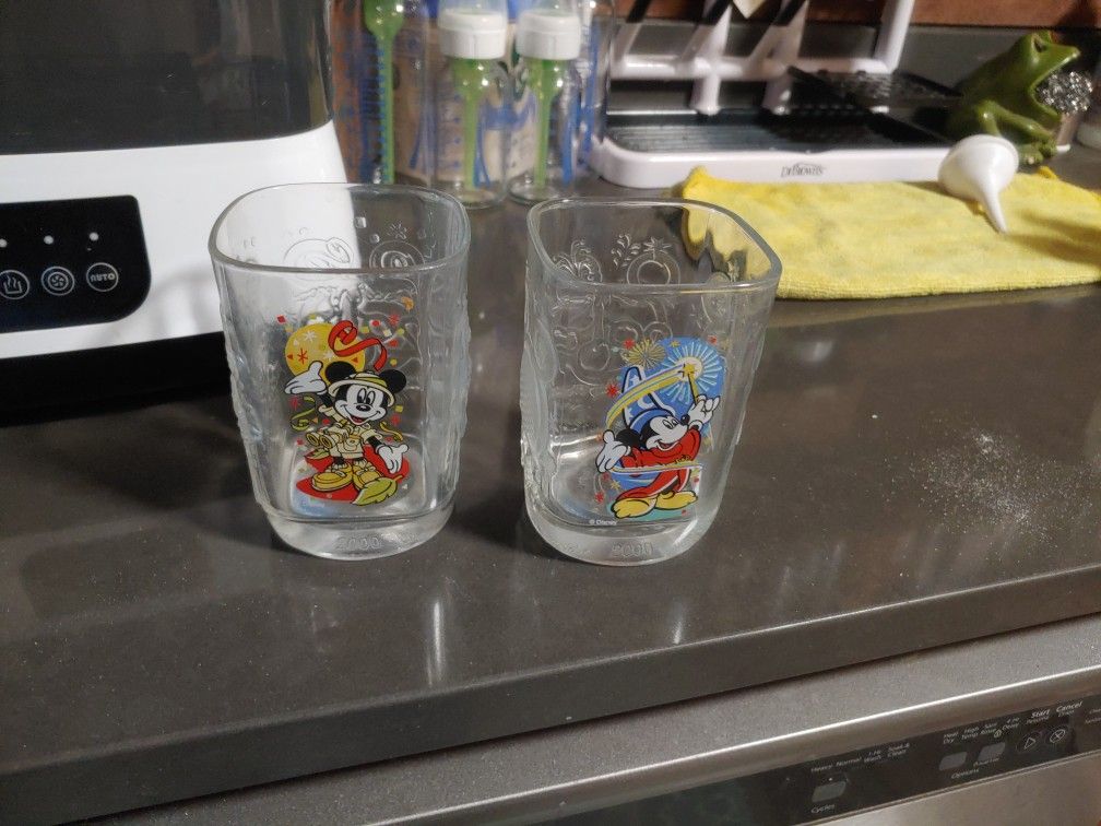 Disney 2000 souvenir Cups