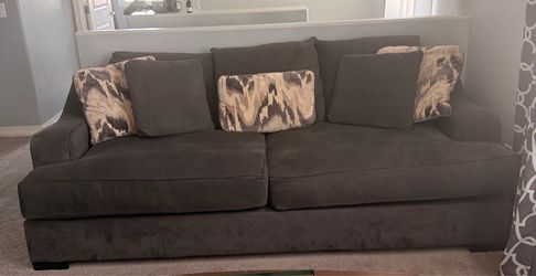 Love seat Gray couch  from RC Welly