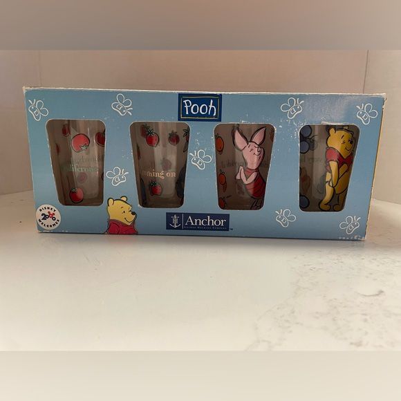 Vintage Anchor Hocking Winnie the Pooh Juice glasses set of 8. New in package