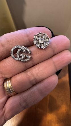 Woman Earrings Vintage Look GG