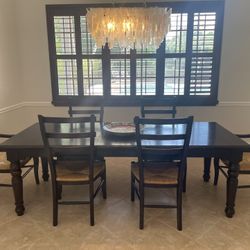 ZZ Gallery Dinning room table and chairs 