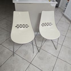 2-Retro/ Art Deco- Dining Or Oatio Chairs Both For $49.99