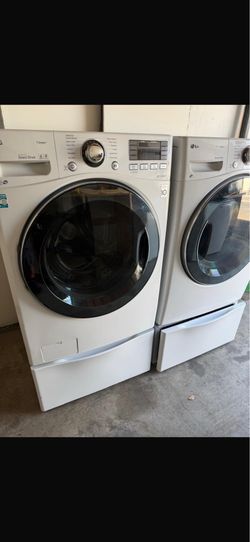 Washer and Dryer LG With pedestal
